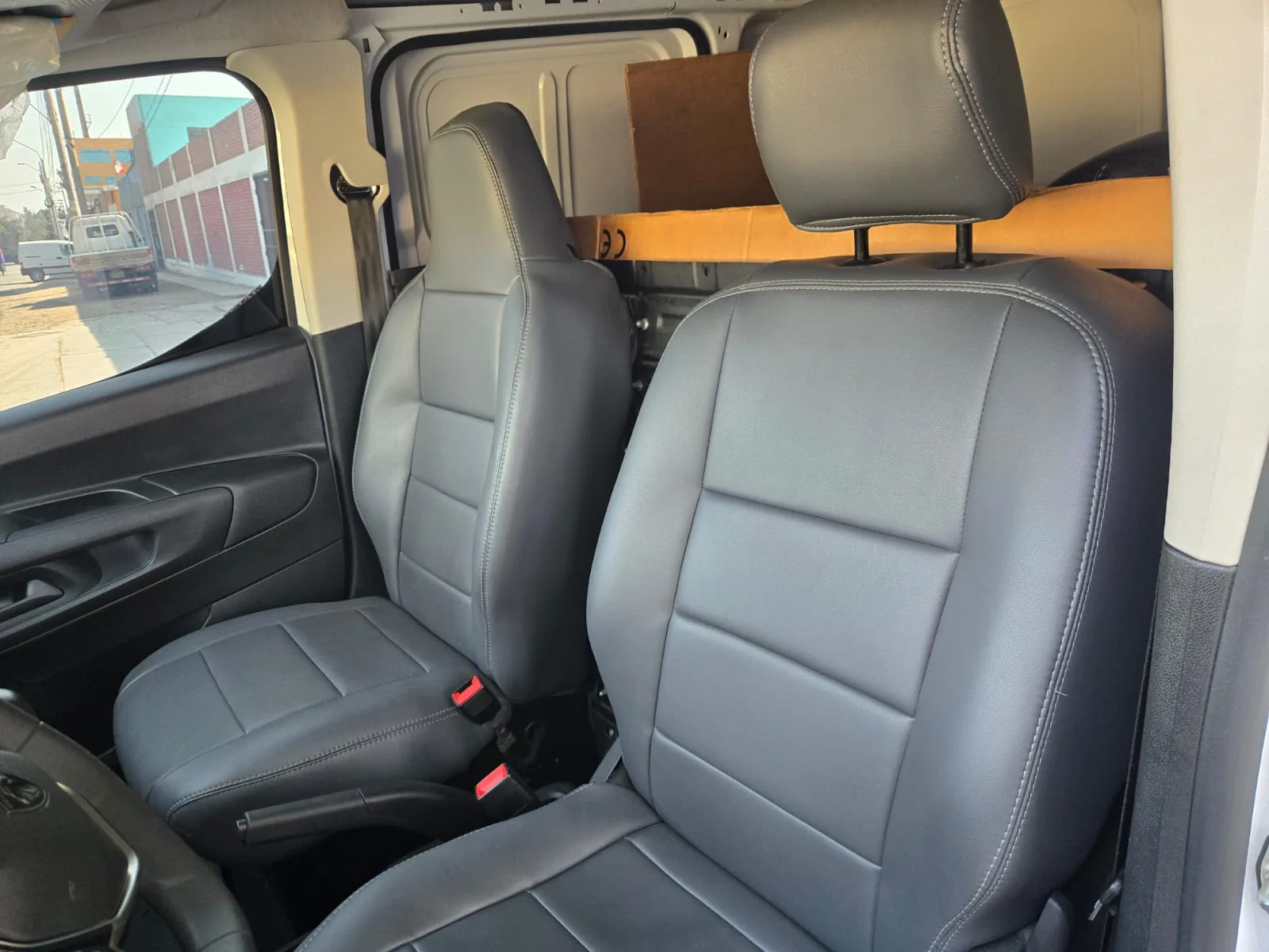 Peugeot Partner 2025 en Lima — foto 12