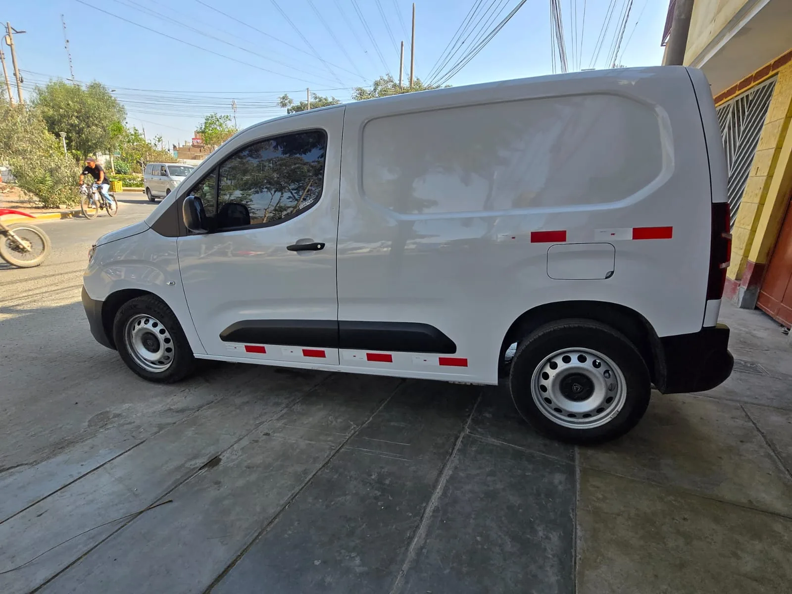 Peugeot Partner 2025 en Lima — foto 3