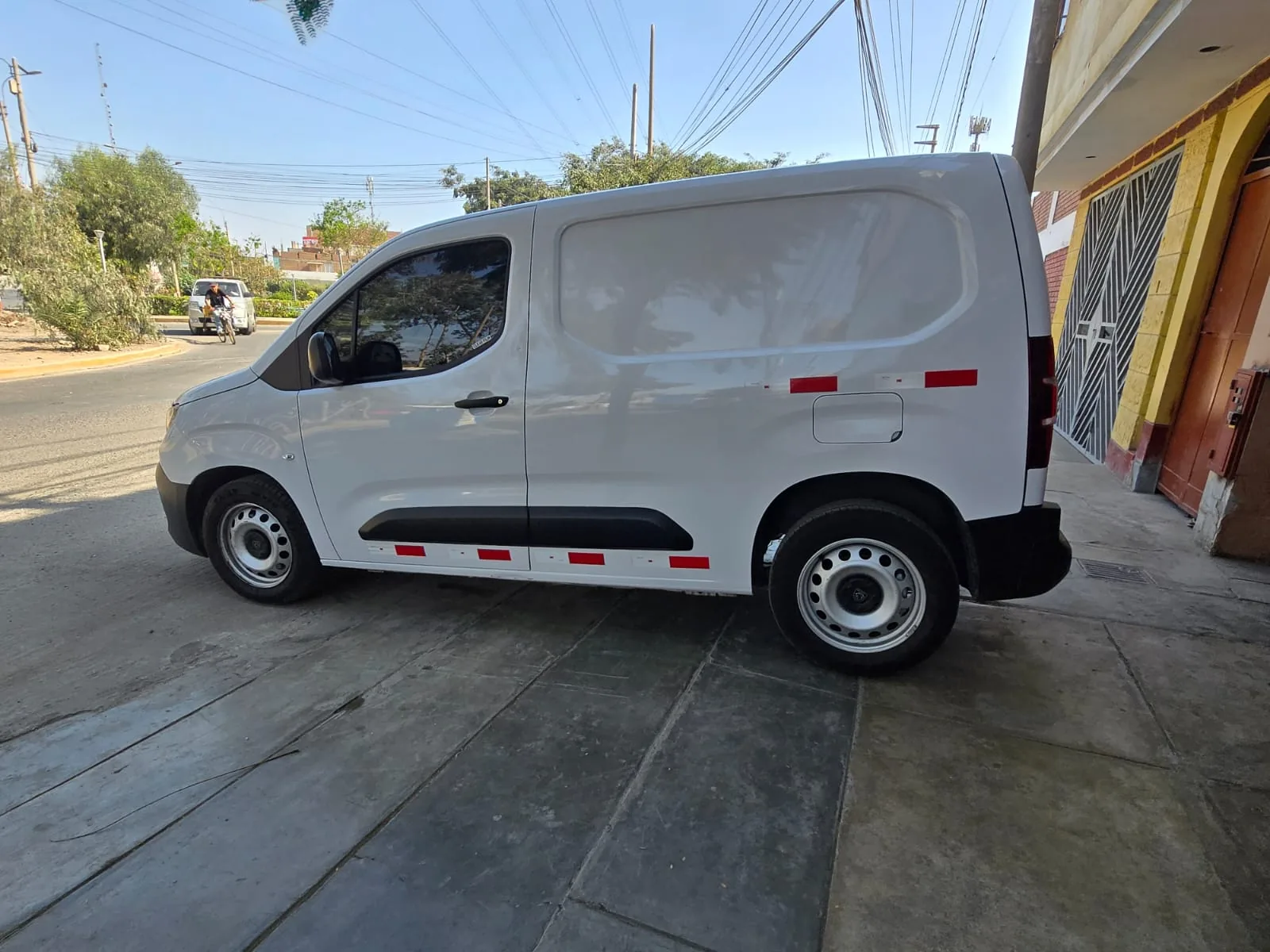 Peugeot Partner 2025 en Lima — foto 9