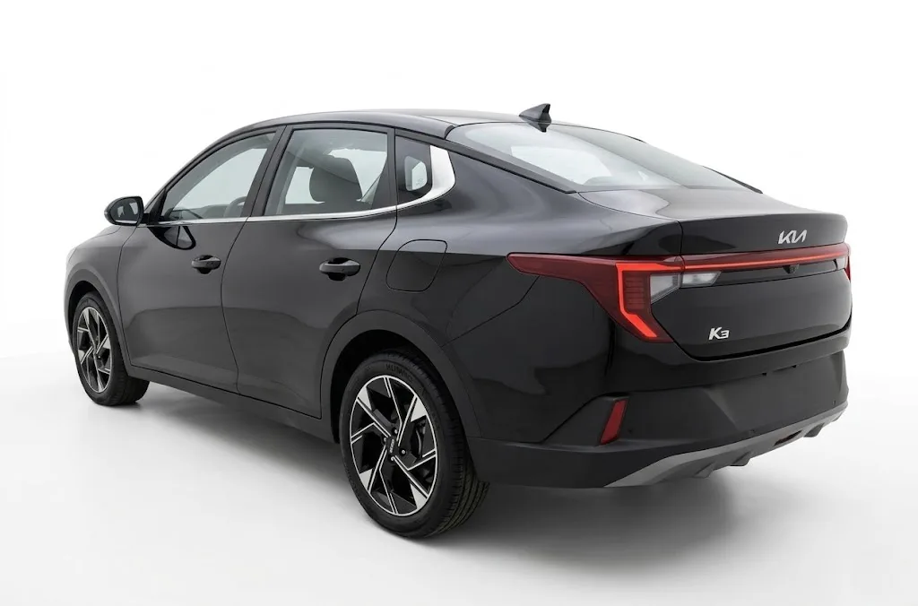 Sedán Kia K3 2027 GT Line en Lima — foto 3
