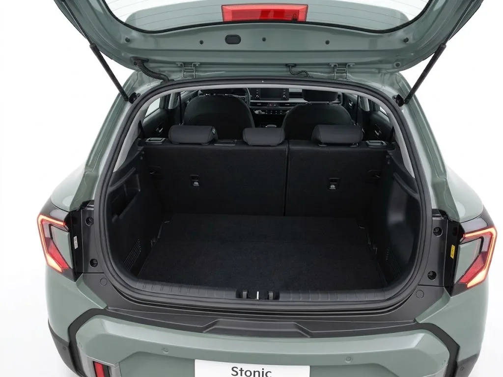 SUV Kia Stonic Desire 2027 en Lima — foto 6