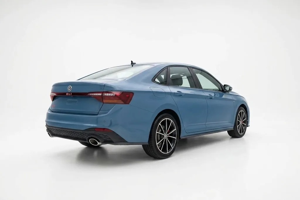 Sedán Volkswagen Jetta GLI 2026 en Lima — foto 2