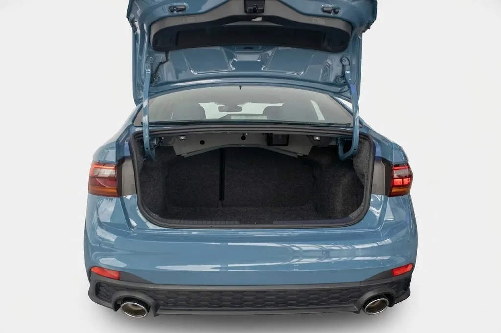 Sedán Volkswagen Jetta GLI 2026 en Lima — foto 3