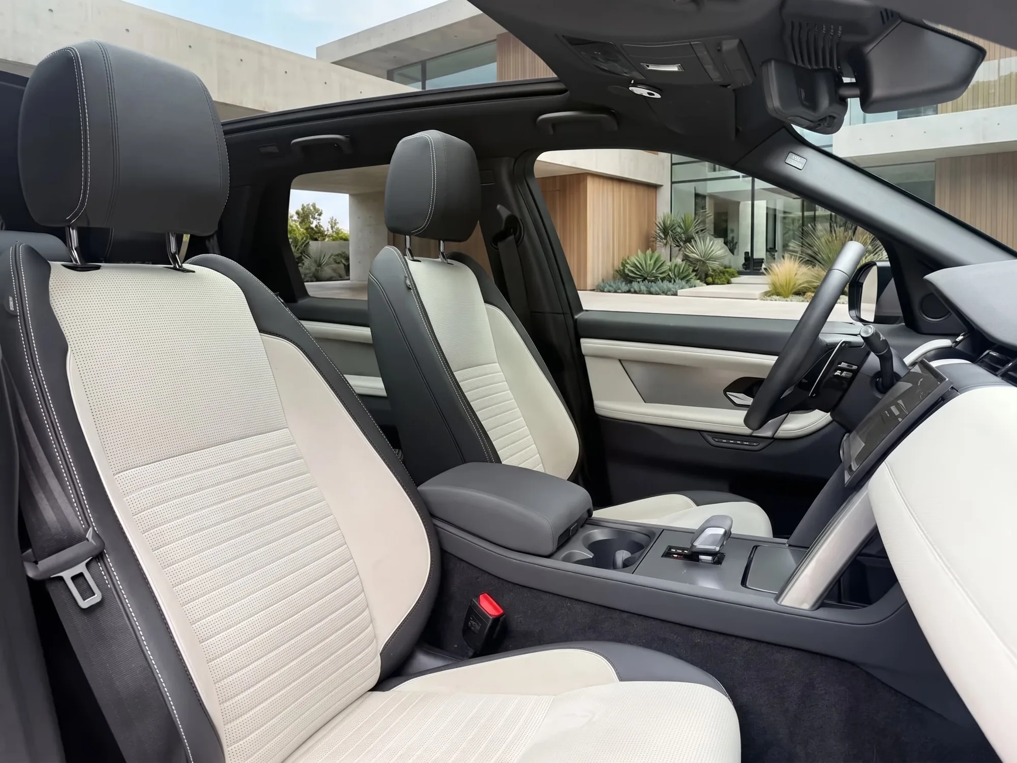 SUV Land Rover Discovery Sport 2024 en Lima — foto 4