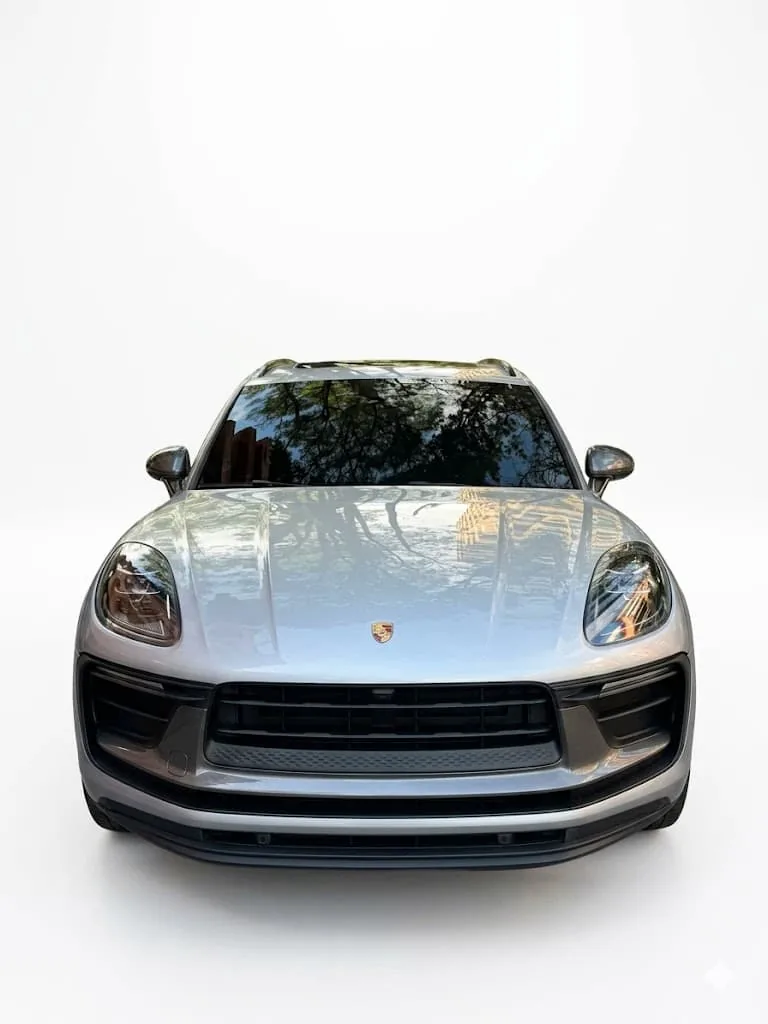 SUV Porsche Macan T 2025 en Lima — foto 2