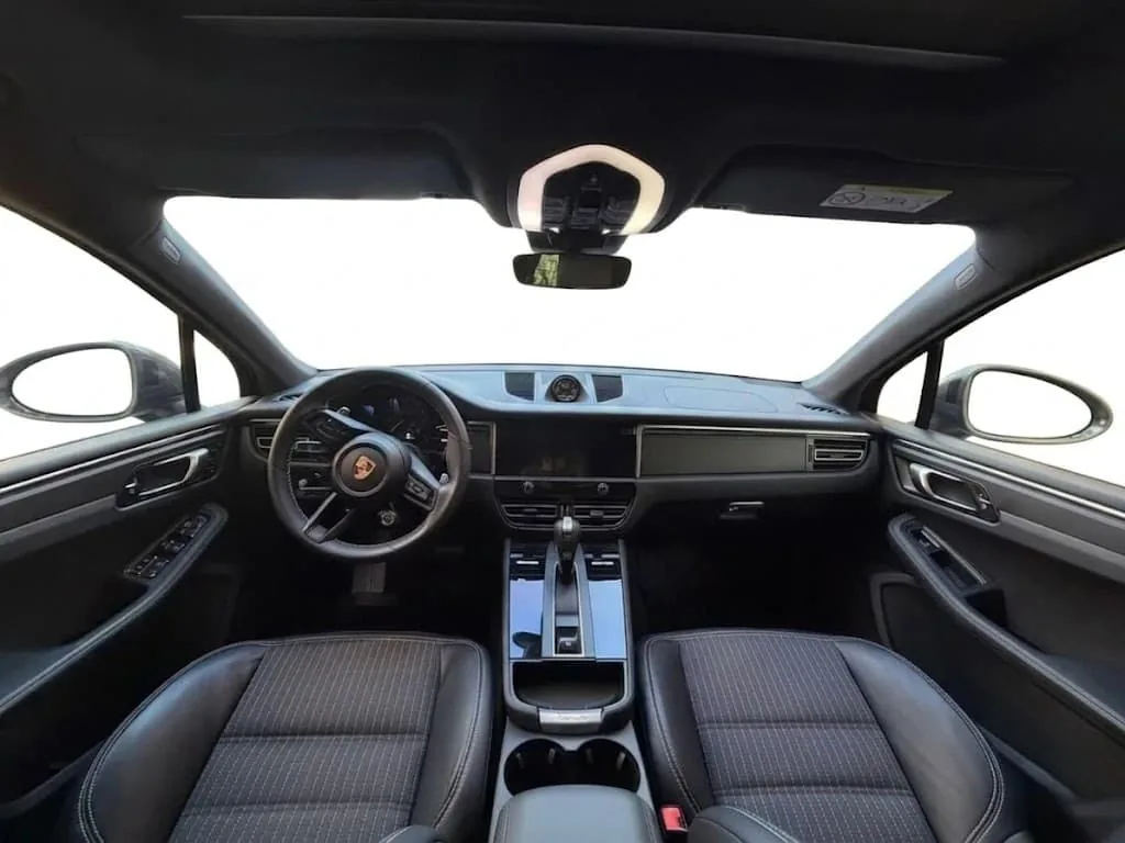 SUV Porsche Macan T 2025 en Lima — foto 5