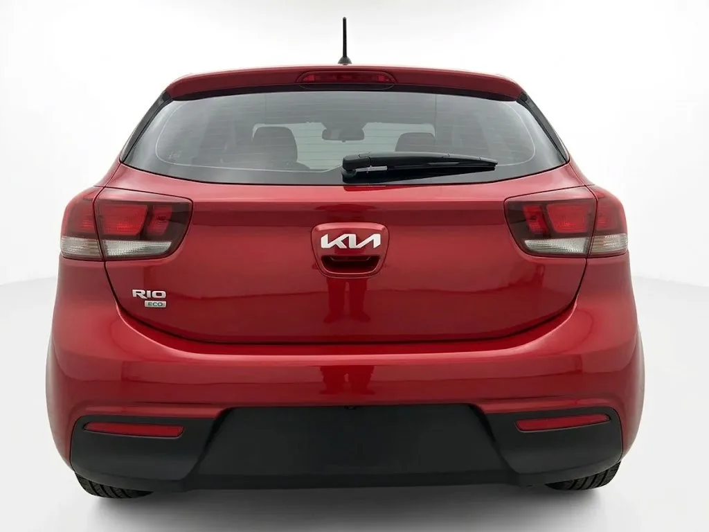 Hatchback Kia Rio Vibrant 2024 en Lima — foto 4