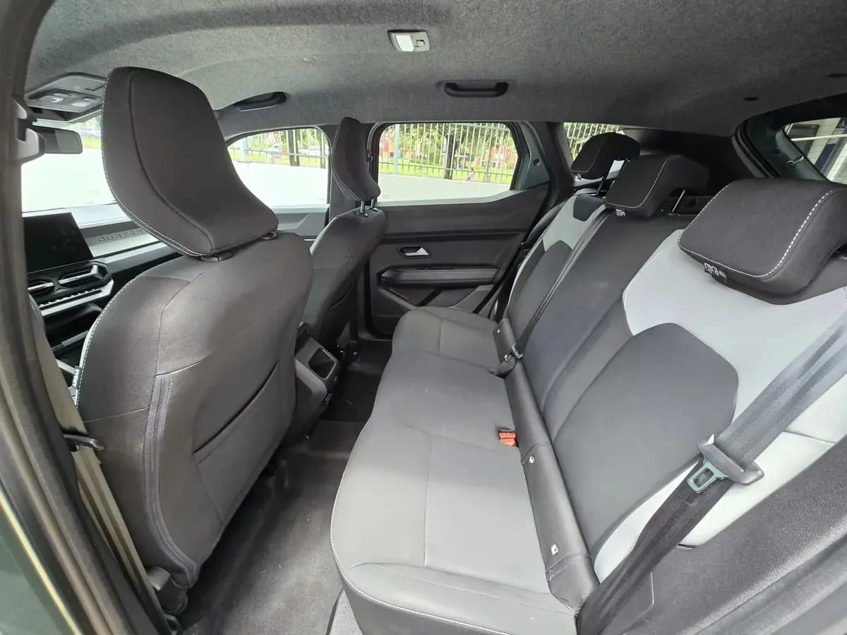 SUV Renault Duster Hybrid E-TECH 2027 en Lima — foto 6
