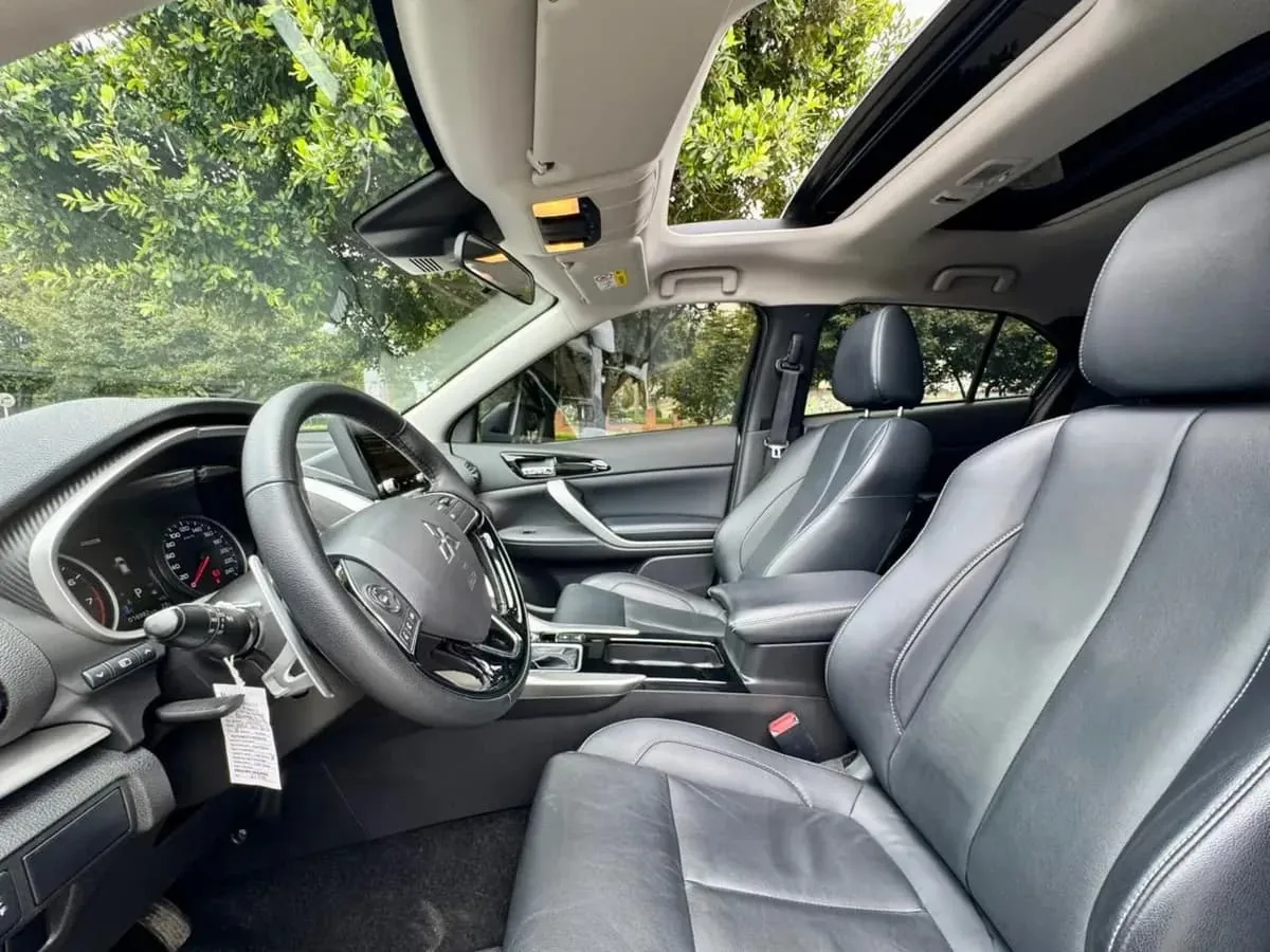 SUV Mitsubishi Eclipse Cross 2024 en Lima — foto 8