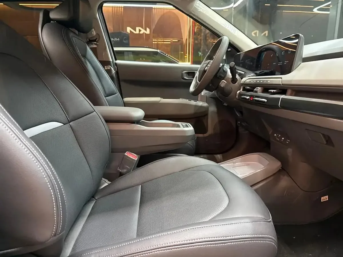 SUV Kia EV3 2025 Light en Lima — foto 5