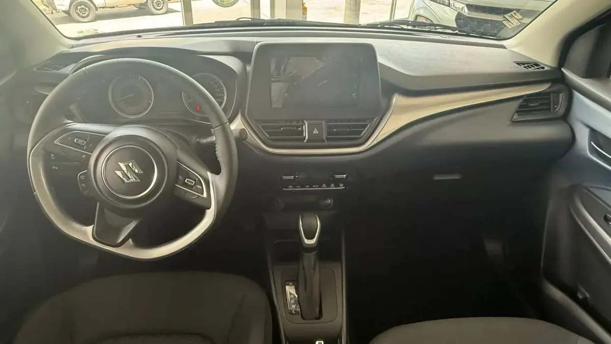 Hatchback Suzuki Baleno Cross 2026 en Lima — foto 6