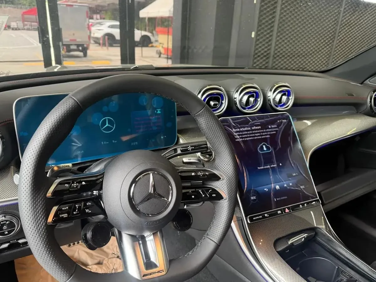 Sedán Mercedes-Benz C 43 2027 en Lima — foto 5