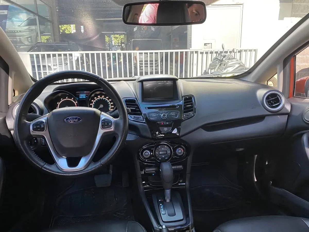Sedán Ford Fiesta Titanium 2019 en Lima — foto 6