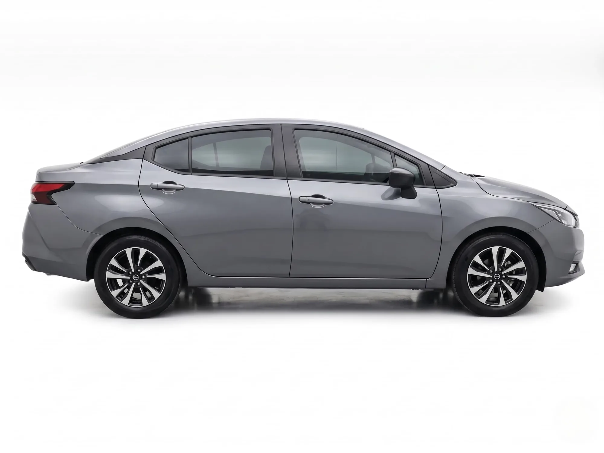 Sedán Nissan Versa Advance 2026 en Lima — foto 2