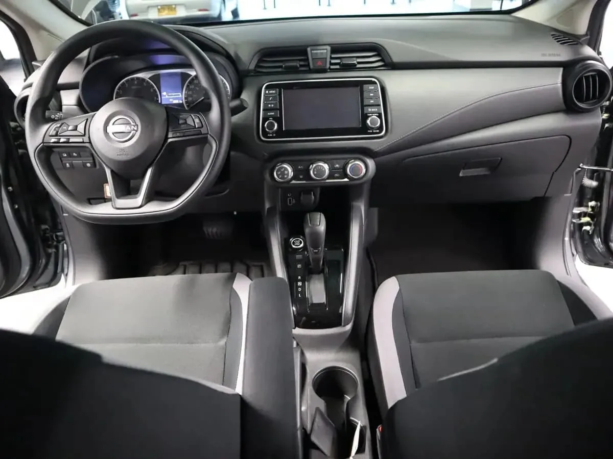 Sedán Nissan Versa Advance 2026 en Lima — foto 4