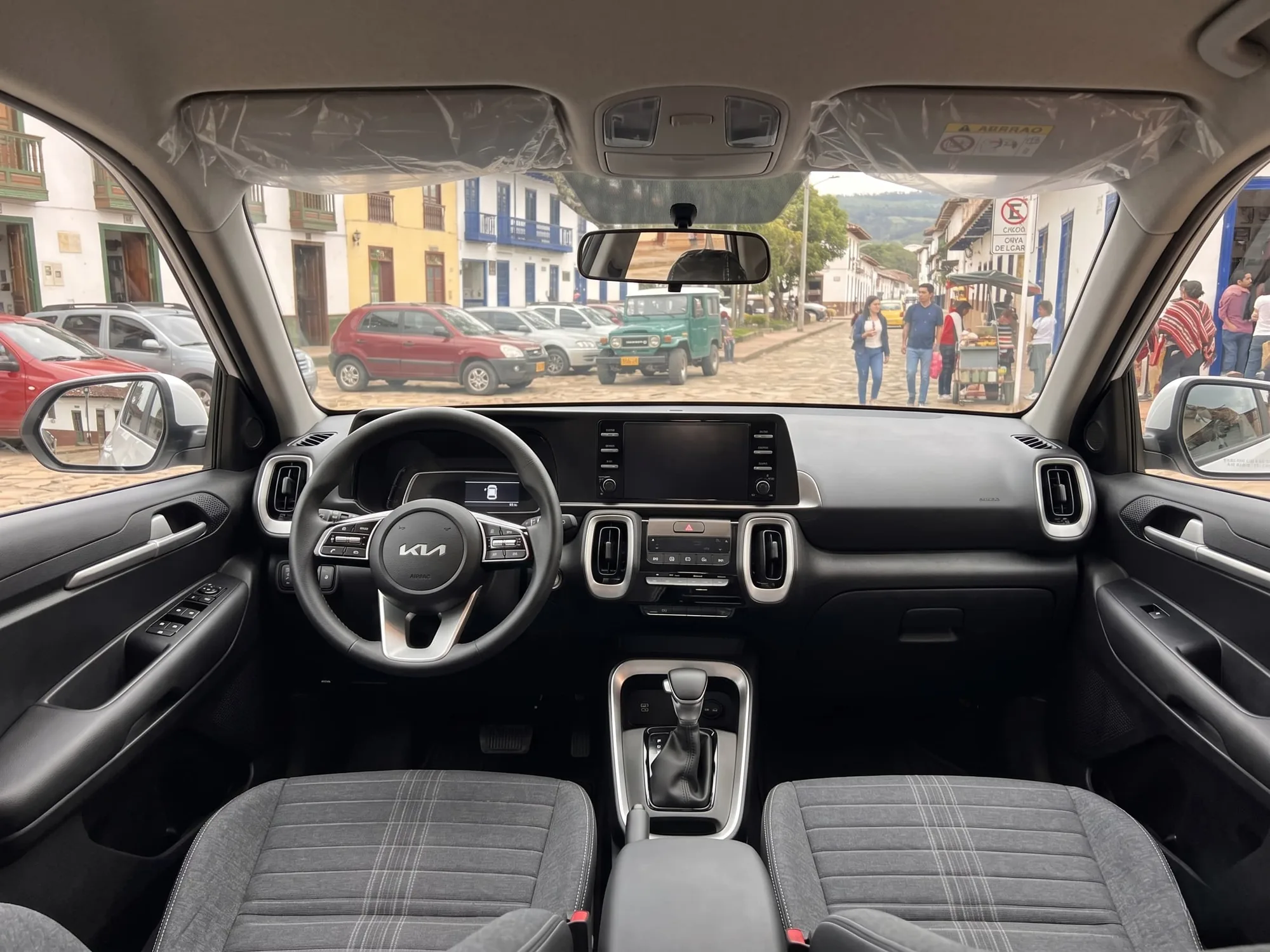 SUV Kia Sonet Vibrant 2026 en Lima — foto 3