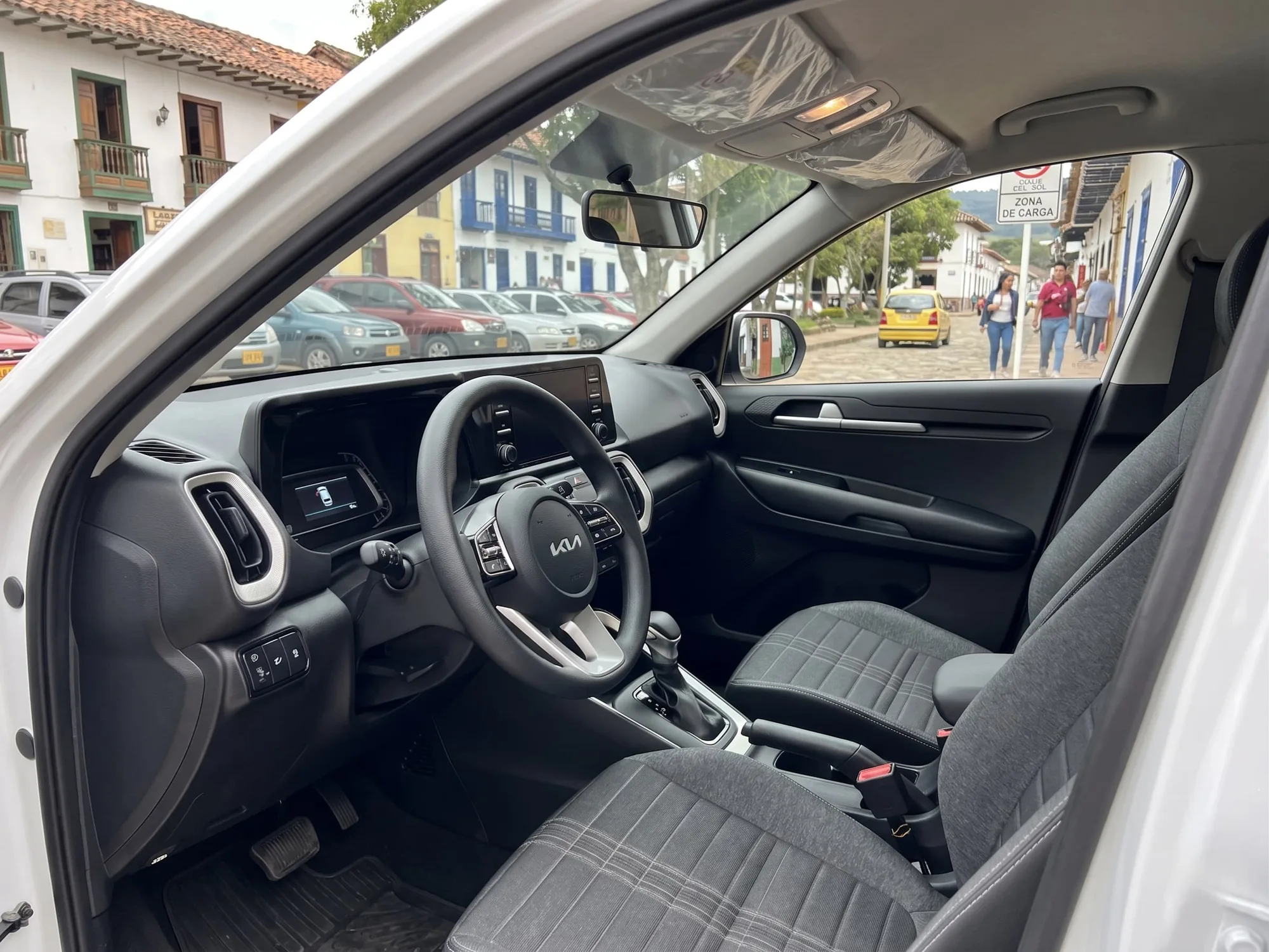 SUV Kia Sonet Vibrant 2026 en Lima — foto 4