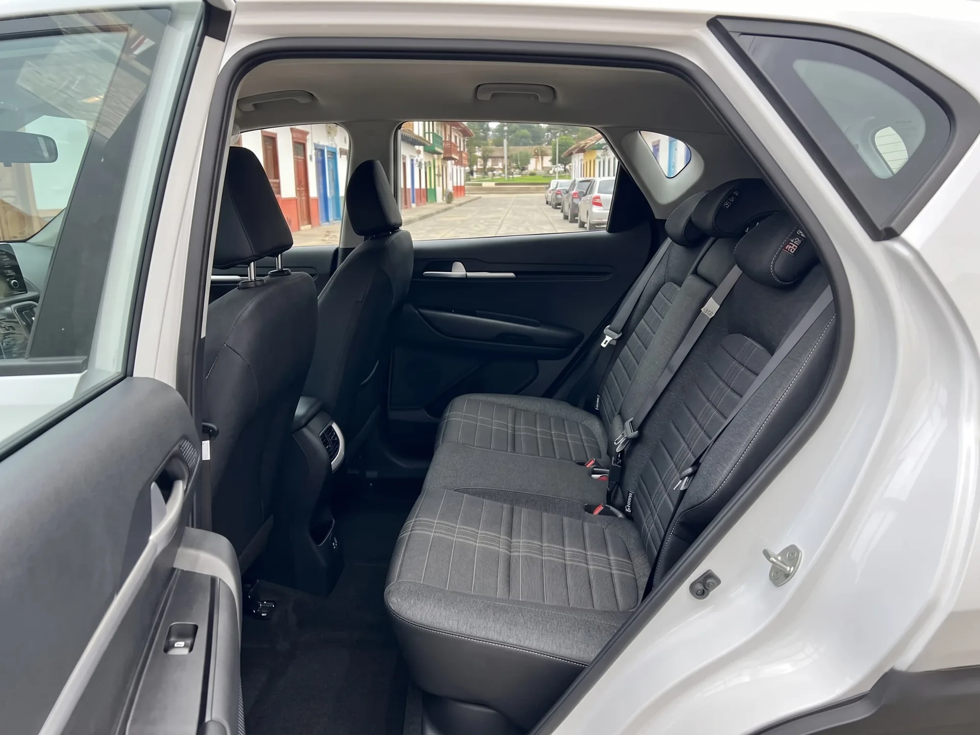 SUV Kia Sonet Vibrant 2026 en Lima — foto 5