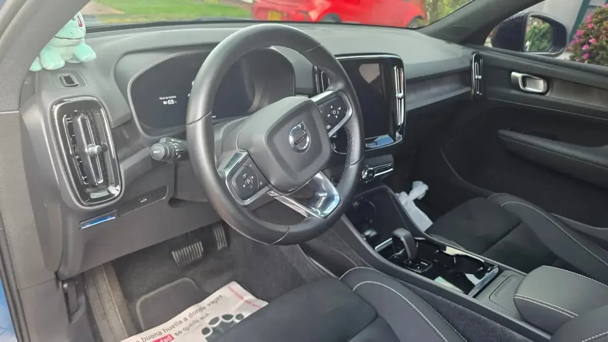 SUV Volvo XC 40 2024 en Lima — foto 7