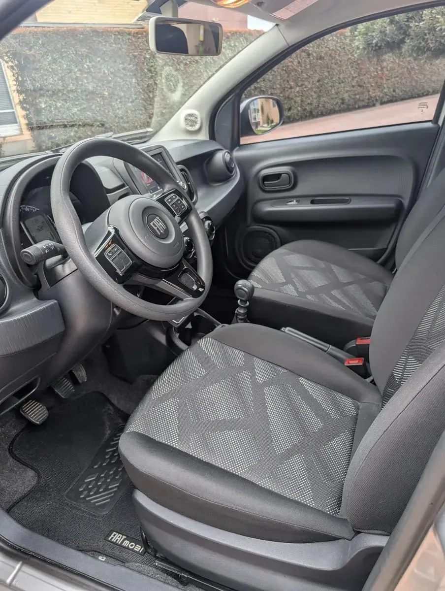 Hatchback Fiat Mobi 2024 en Lima — foto 6