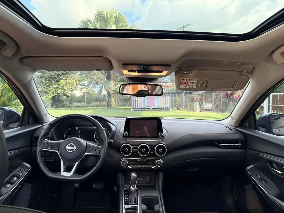 Sedán Nissan Sentra SR 2025 en Lima — foto 6