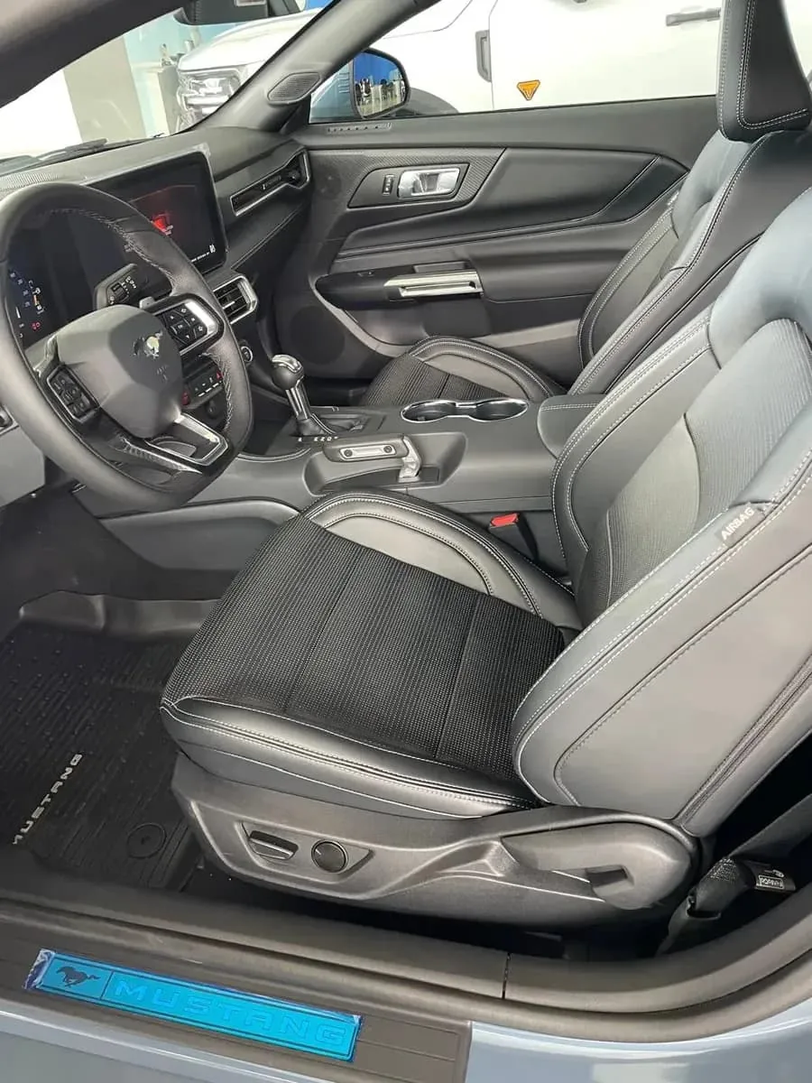 Coupé Ford Mustang GT 2026 Premium en Lima — foto 4