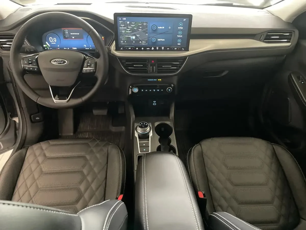 SUV Ford Escape Platinum 2025 en Lima — foto 4
