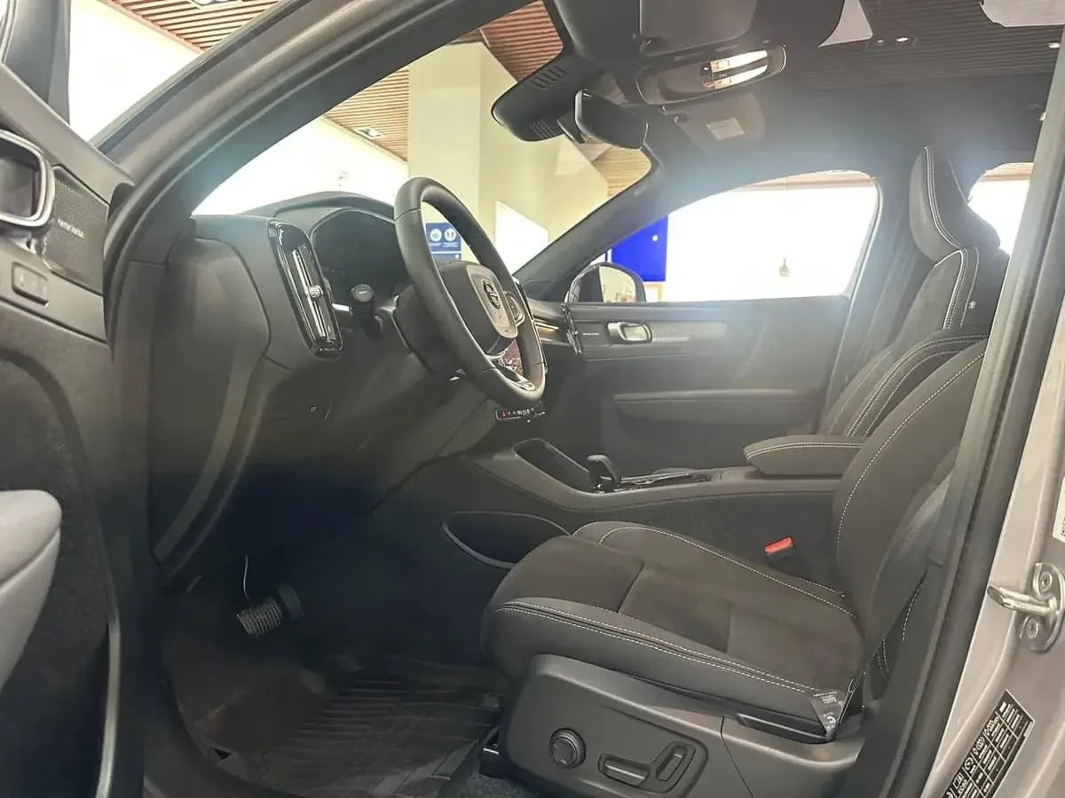 SUV Volvo EC 40 Ultra P8 2026 en Lima — foto 5
