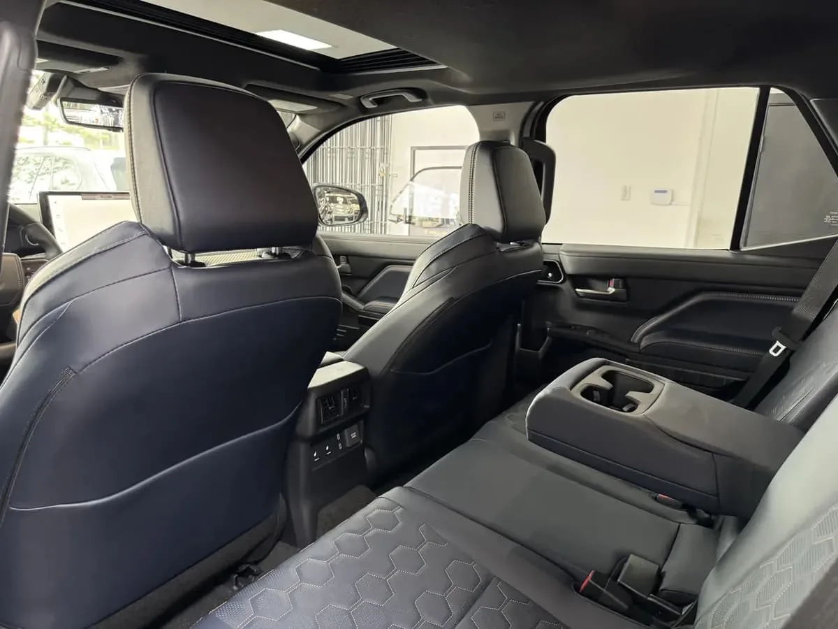 Camioneta Toyota 4Runner Platinum 2026 en Arequipa — foto 6