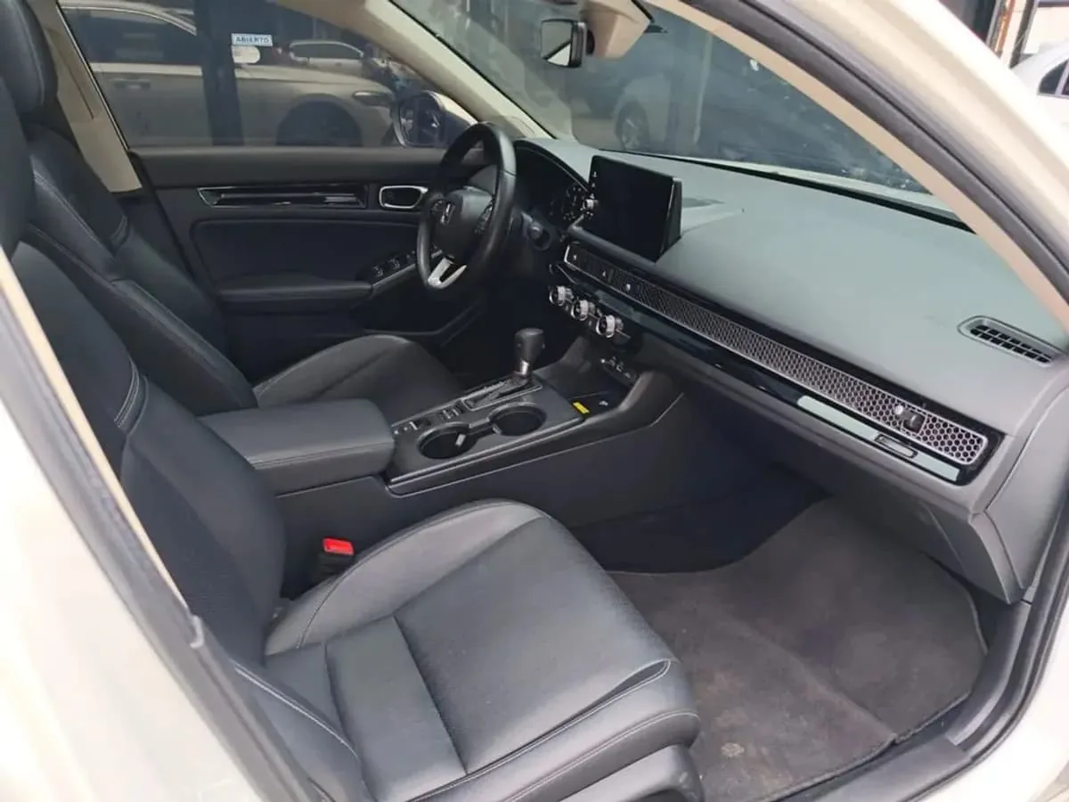Sedán Honda Civic E-HEV 2023 en Arequipa — foto 8