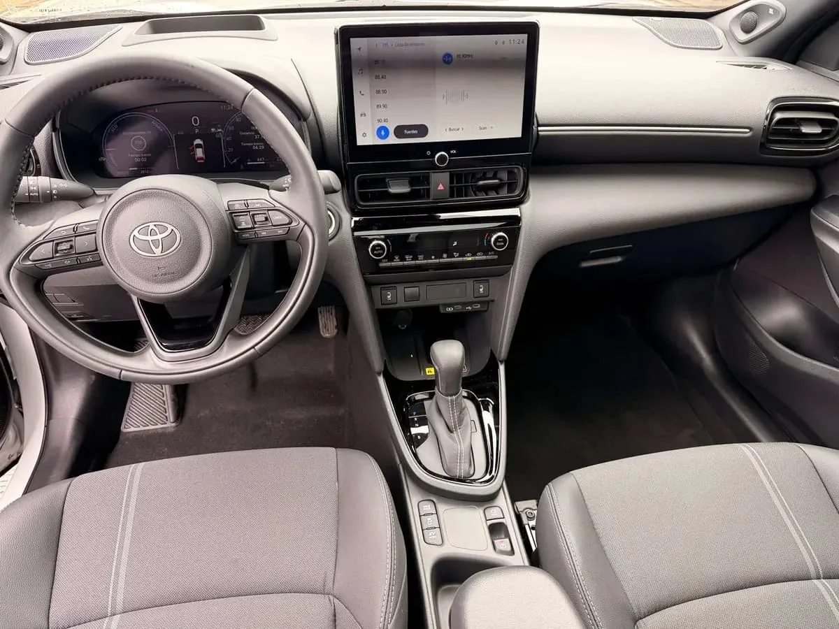 SUV Toyota Yaris Cross HEV 2026 en Arequipa — foto 6