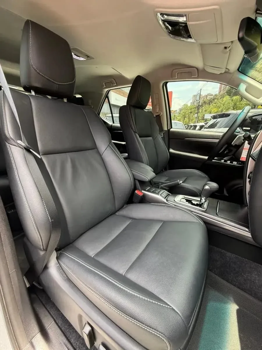 Pickup Toyota Fortuner SRV 2026 en Trujillo — foto 7