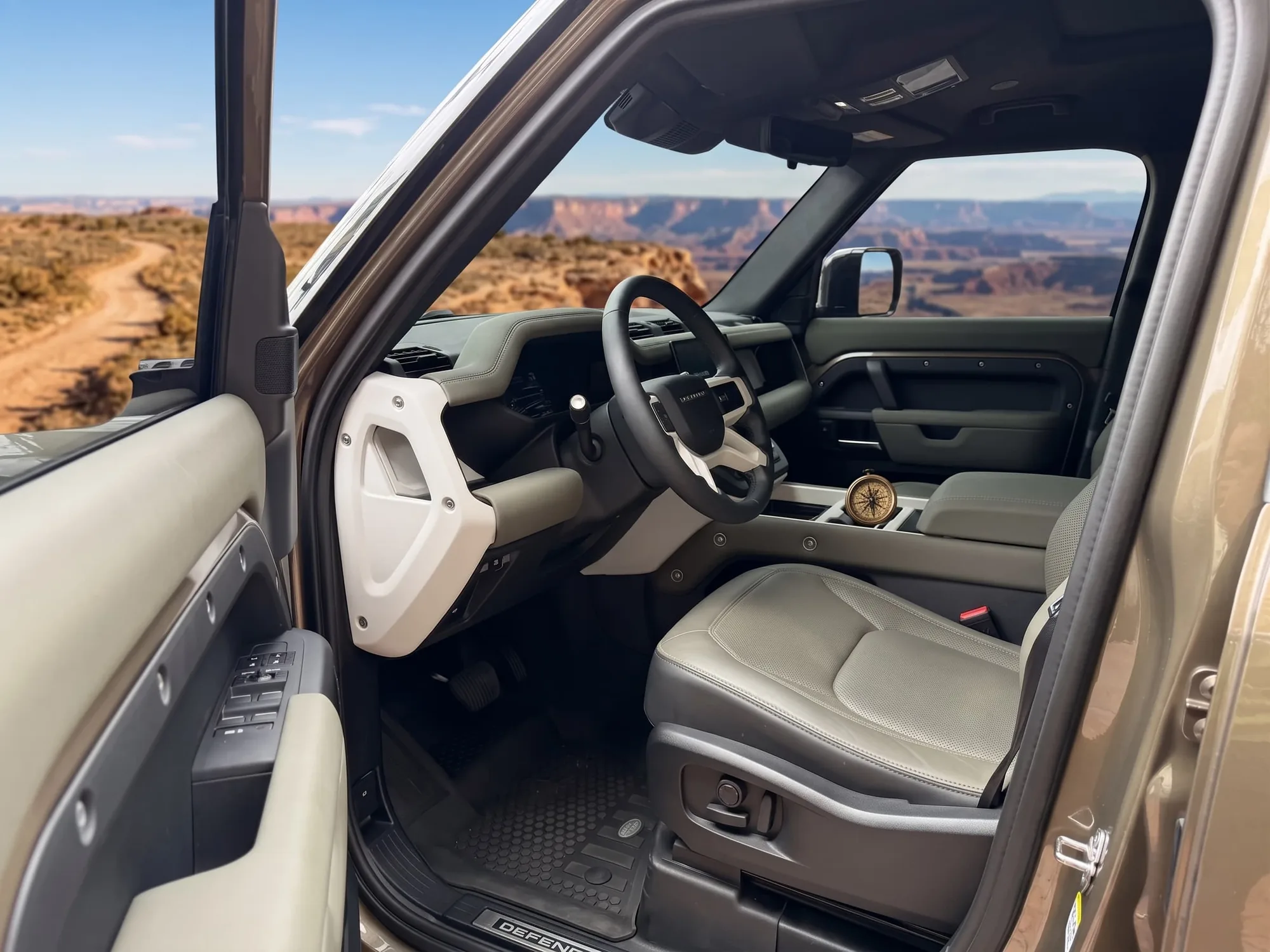 Camioneta Land Rover Defender 2025 en Trujillo — foto 6