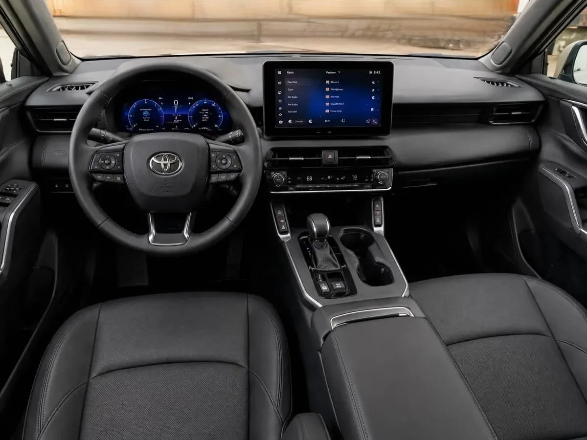 SUV Toyota RAV4 Limited HEV 2026 en Trujillo — foto 6