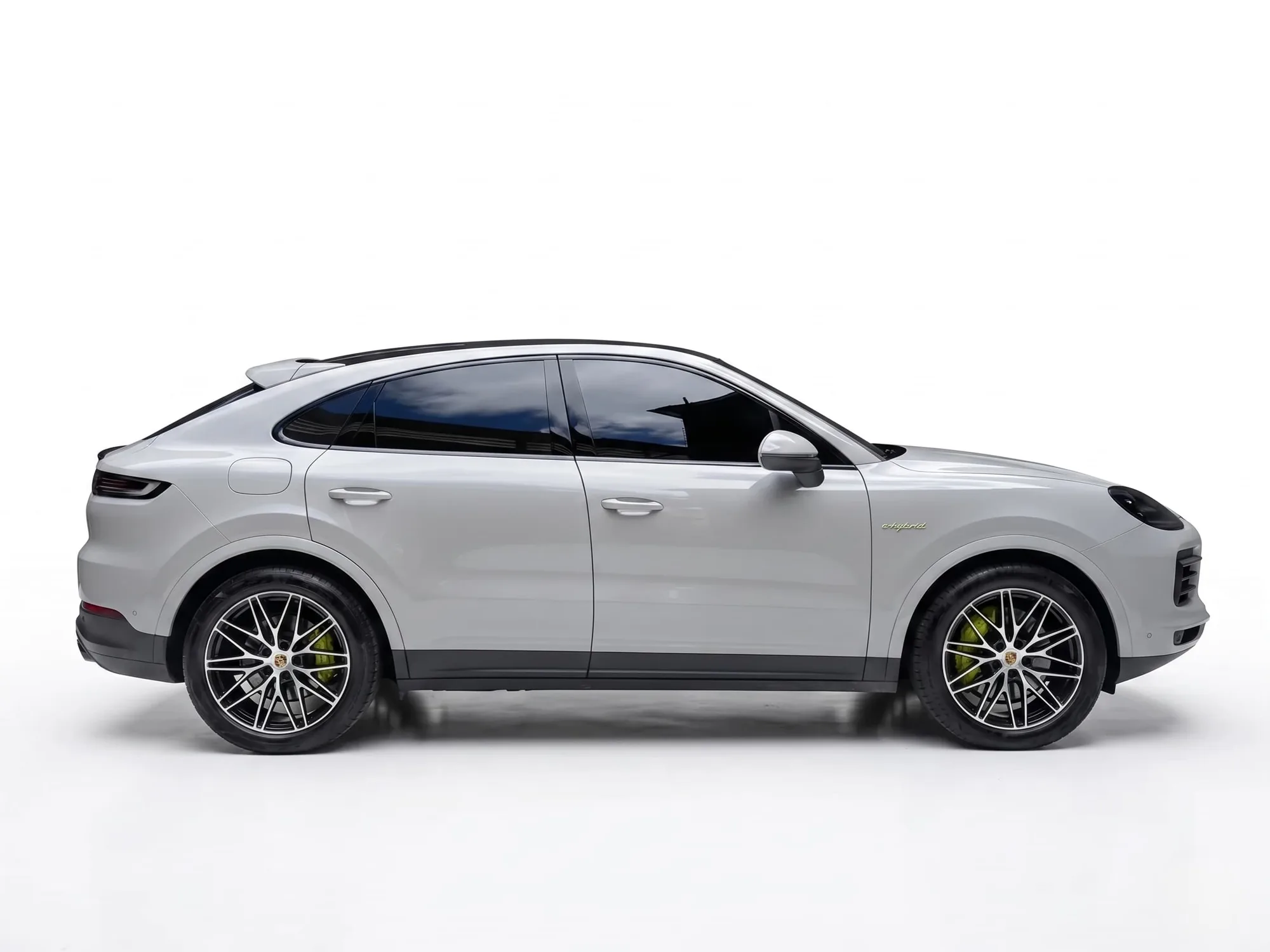 SUV Porsche Cayenne E-Hybrid 2025 en Chiclayo — foto 3