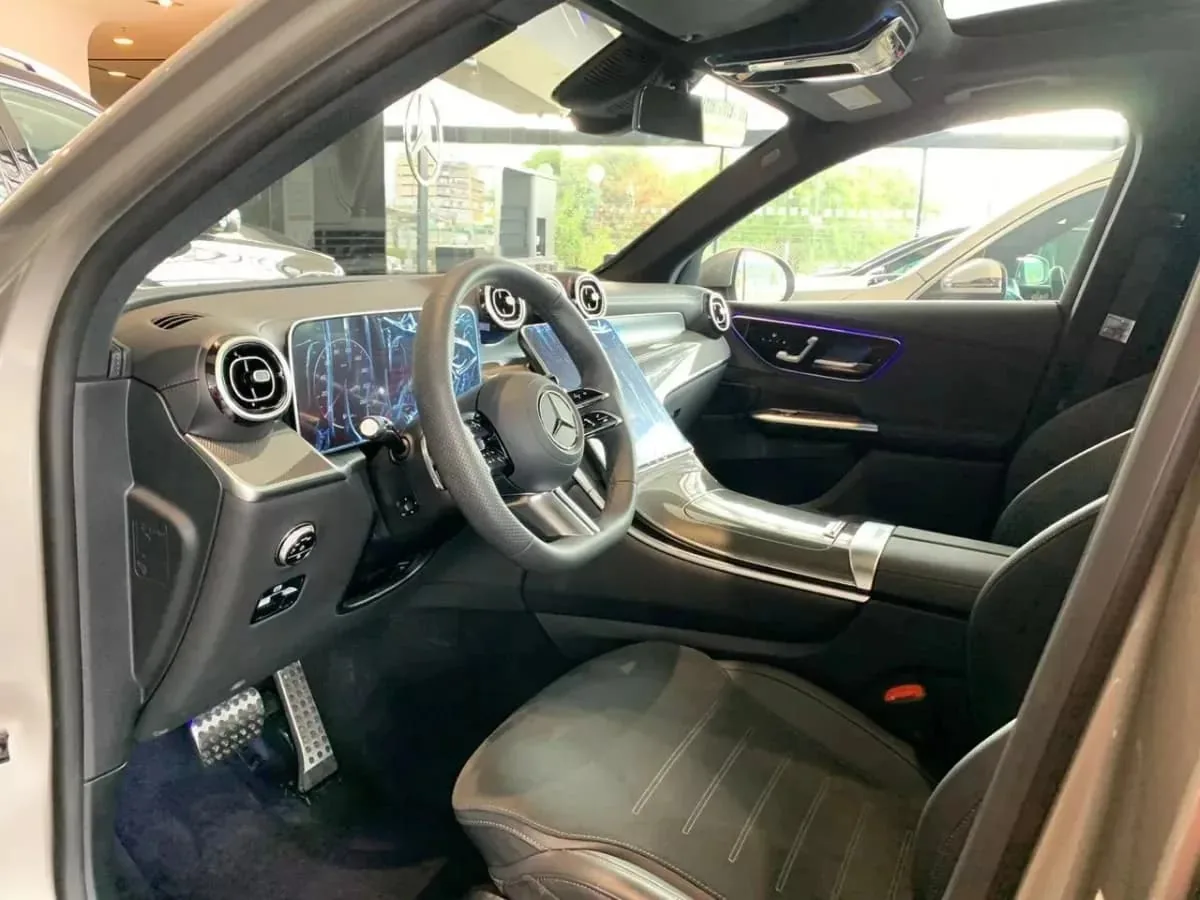 SUV Mercedes-Benz GLC 300 2027 en Chiclayo — foto 7
