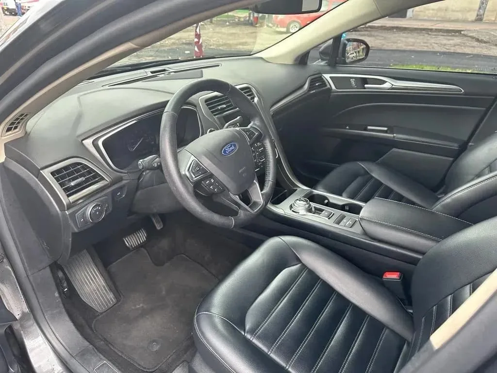 Sedán Ford Fusion SEL Hybrid 2020 en Chiclayo — foto 3