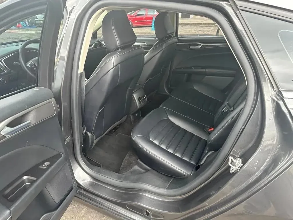 Sedán Ford Fusion SEL Hybrid 2020 en Chiclayo — foto 4