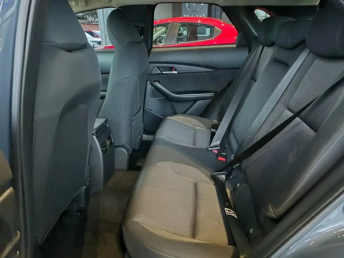 SUV Mazda CX-30 Touring MHEV 2027 en Piura — foto 6