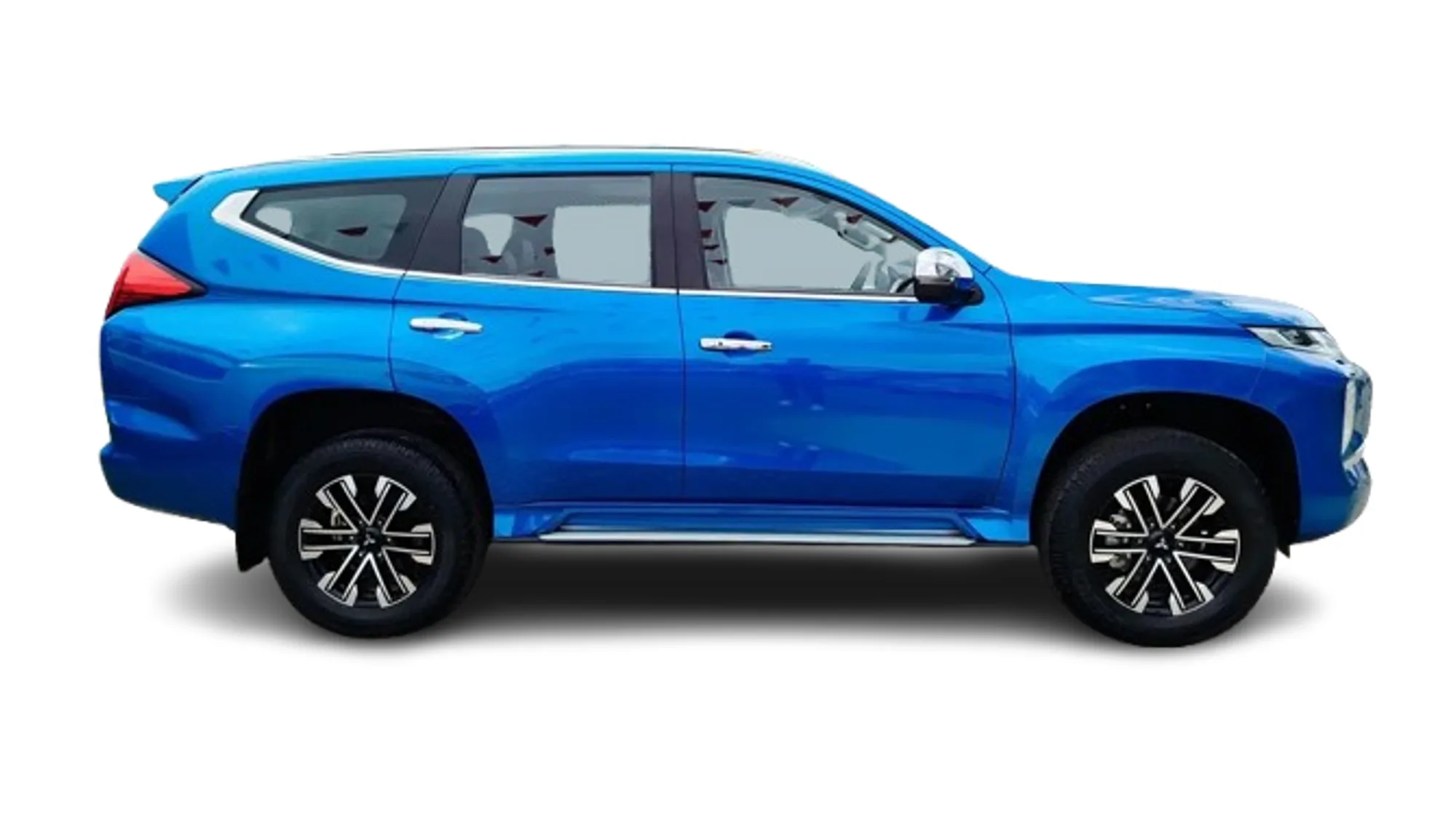 SUV Mitsubishi Montero Sport 2024 en Piura — foto 3